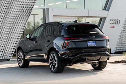 Mythos 2026 Audi Q3 S line
