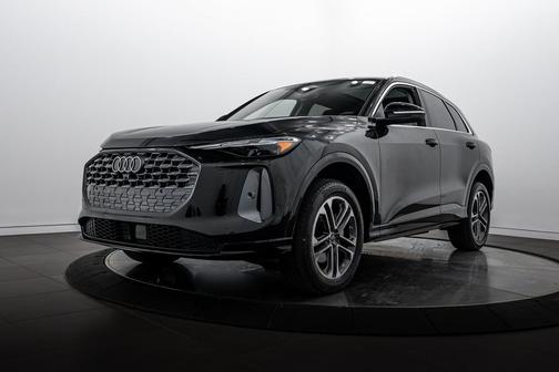 Mythos Black Metallic 2025 Audi Q5 Premium