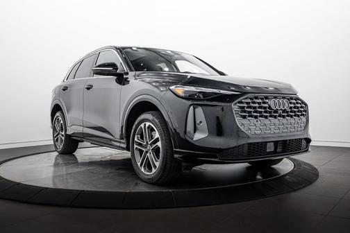 Mythos Black Metallic 2025 Audi Q5 Premium