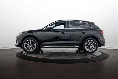 Mythos Black Metallic 2023 Audi SQ5 3.0T Premium Plus