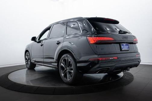 2025 Audi Q7 55 Premium Plus
