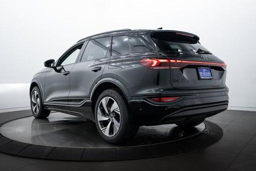 2025 Audi Q6 e-tron Premium Plus