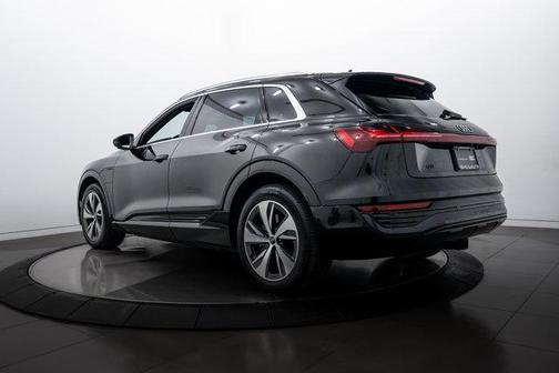 2024 Audi Q8 e-tron Premium Plus
