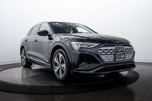 2024 Audi Q8 e-tron Premium Plus
