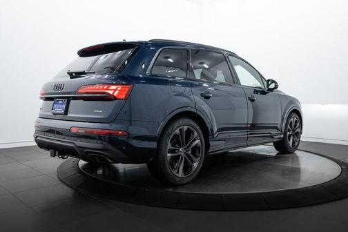 2025 Audi Q7 55 Premium Plus