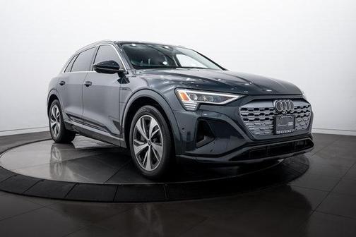 2024 Audi Q8 e-tron Premium Plus