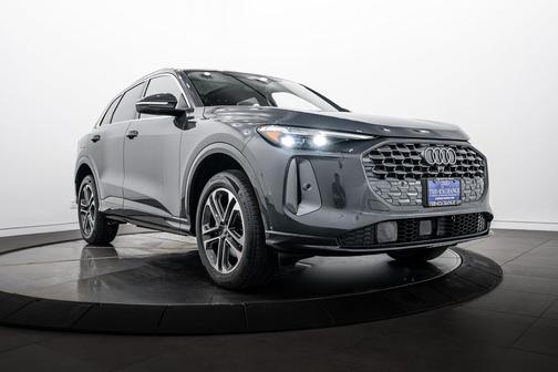 Tambora Gray Metallic 2025 Audi Q5 Premium Plus