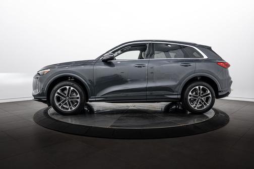 Tambora Gray Metallic 2025 Audi Q5 Premium Plus