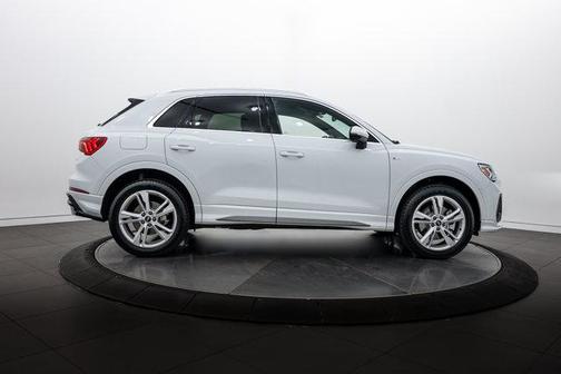 Glacier White Metallic 2021 Audi Q3 45 S line Premium Plus