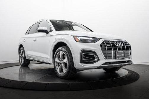 Glacier White Metallic 2025 Audi Q5 40 Premium Plus