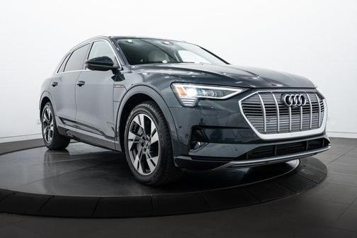 2023 Audi e-tron Premium Plus