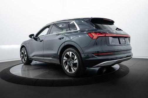 2023 Audi e-tron Premium Plus
