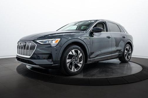 2023 Audi e-tron Premium Plus