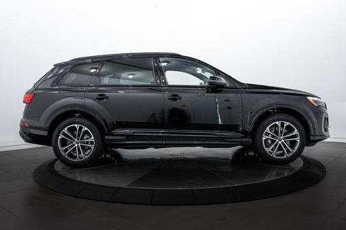 2026 Audi Q7 45 Premium