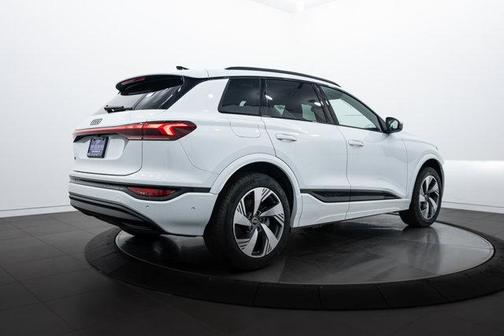 2025 Audi Q6 e-tron Premium Plus