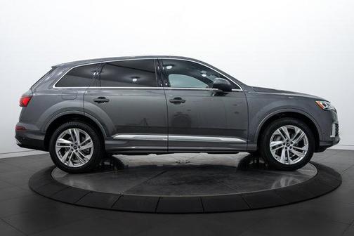 2021 Audi Q7 45 Premium Plus