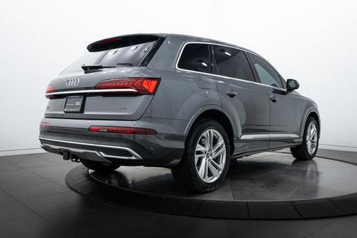 2021 Audi Q7 45 Premium Plus