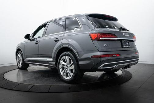 2021 Audi Q7 45 Premium Plus