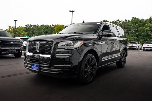 Infinite Black Metallic Clearcoat 2023 Lincoln Navigator Reserve