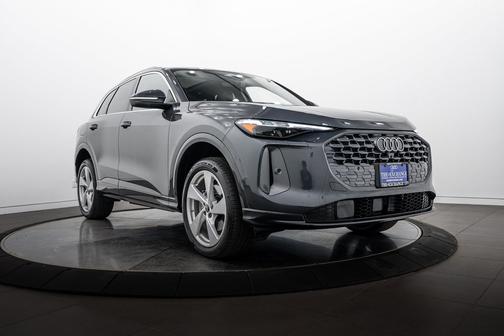 Tambora Gray Metallic 2025 Audi Q5 Premium Plus