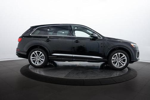 2025 Audi Q7 45 Premium