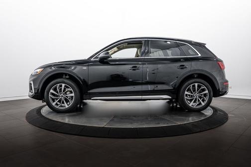 Mythos Black Metallic 2023 Audi Q5 45 S line Premium Plus