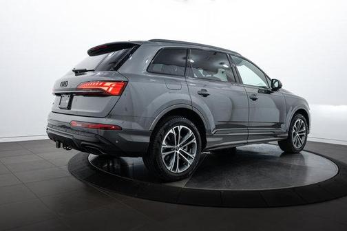 2025 Audi Q7 45 Premium Plus