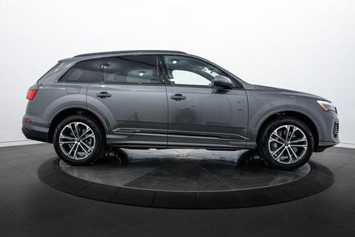 2025 Audi Q7 45 Premium Plus