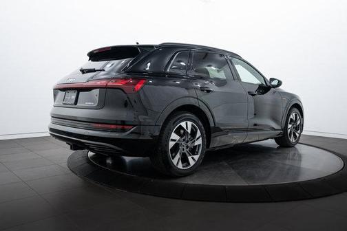2021 Audi e-tron Premium
