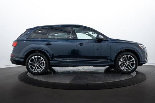 2025 Audi Q7 45 Premium Plus