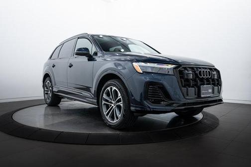 2025 Audi Q7 45 Premium Plus