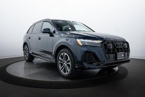 2025 Audi Q7 45 Premium Plus