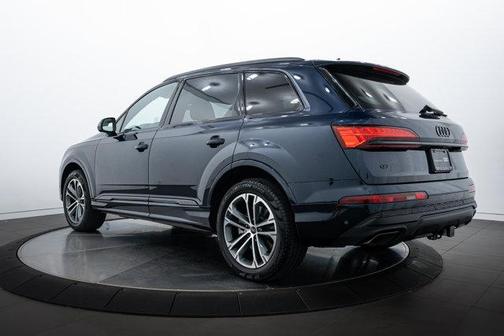 2025 Audi Q7 45 Premium Plus