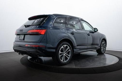 2025 Audi Q7 45 Premium Plus