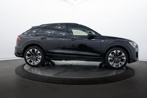 2025 Audi Q8 55 Prestige