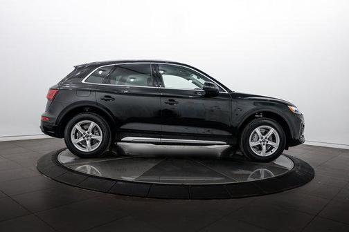 2023 Audi Q5 40 Premium