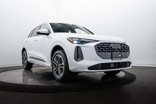 Arkona White 2025 Audi Q5 Premium