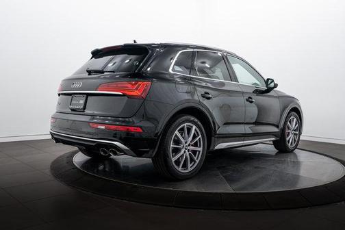 Mythos Black Metallic 2023 Audi SQ5 3.0T Premium Plus