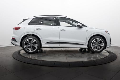 Glacier White Metallic 2025 Audi Q4 e-tron Premium Plus
