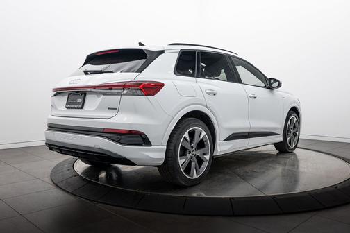 Glacier White Metallic 2025 Audi Q4 e-tron Premium Plus