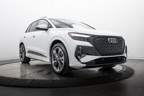 Glacier White Metallic 2025 Audi Q4 e-tron Premium Plus