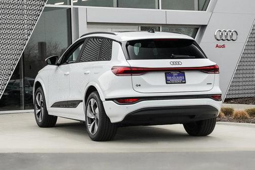 2025 Audi Q6 e-tron Premium Plus