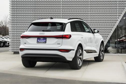 2025 Audi Q6 e-tron Premium Plus