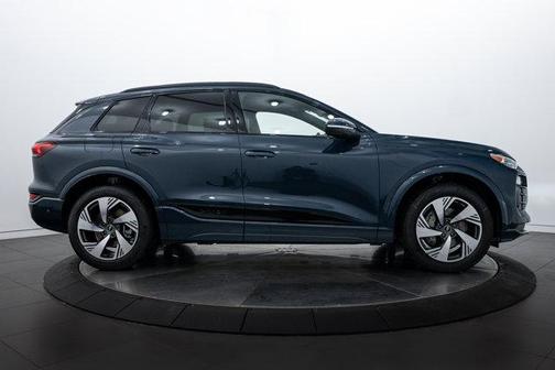 2025 Audi Q6 e-tron Premium Plus