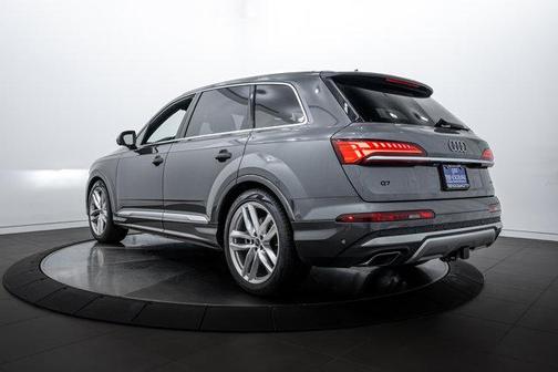2025 Audi Q7 55 Premium Plus