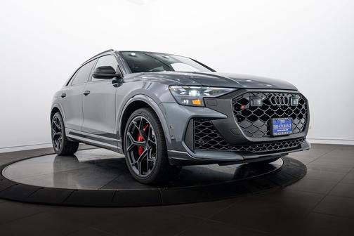 Daytona Gray 2026 Audi RS Q8 4.0T
