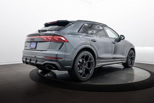 Daytona Gray 2026 Audi RS Q8 4.0T