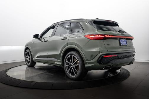Green 2026 Audi Q5 Prestige