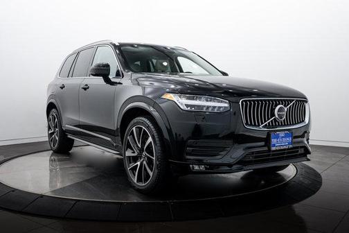 2022 Volvo XC90 T6 Momentum