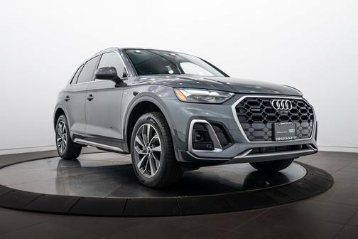 Daytona Gray Pearl Effect 2024 Audi Q5 45 S line Premium Plus